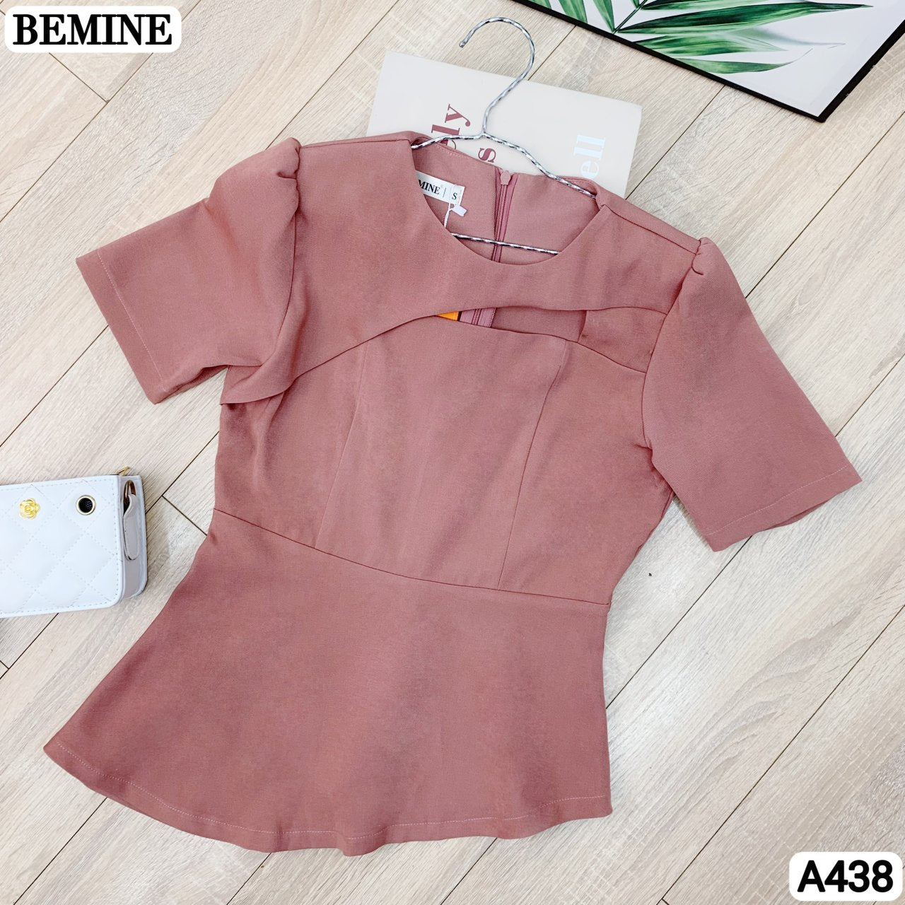 Áo kiểu peplum đắp chéo cut out A438 Tôn dáng, thời thượng và đầy cuốn hút