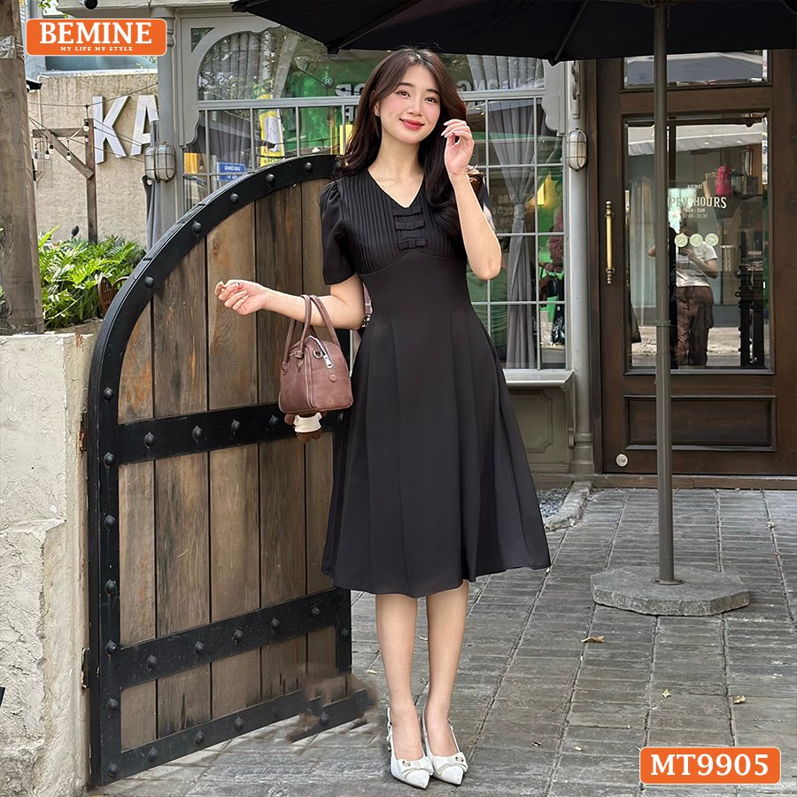 Đầm thiết kế BEMINE cổ tim ngực xếp ly đính nơ dáng A MT9905